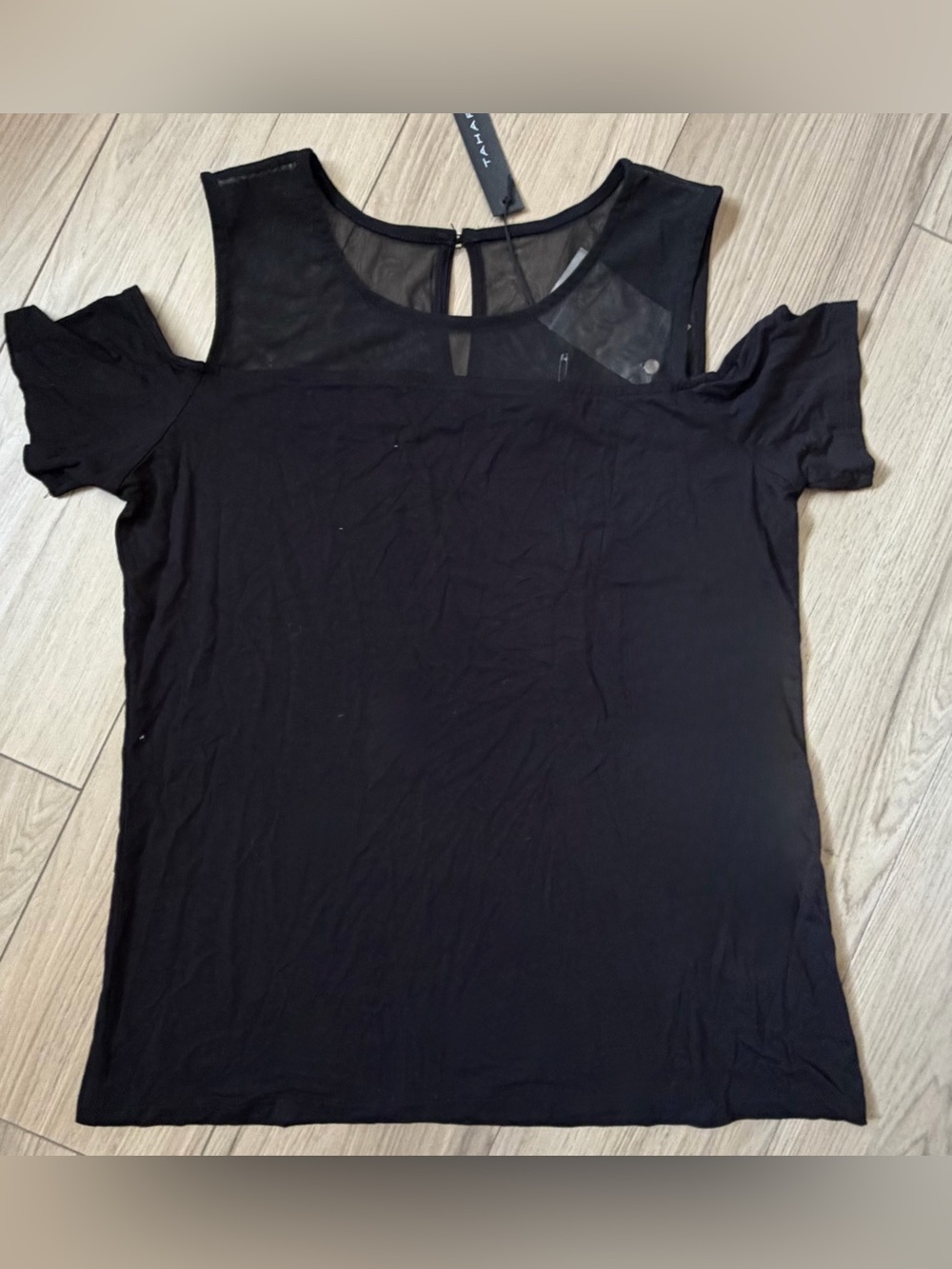 NWT Tahari Short Sleeve Cold Shoulder Mesh Yoke Top Black Keyhole Cutout Back M